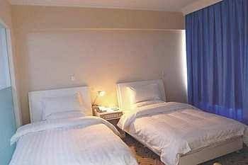 Urumqi Jingu Hotel Buitenkant foto