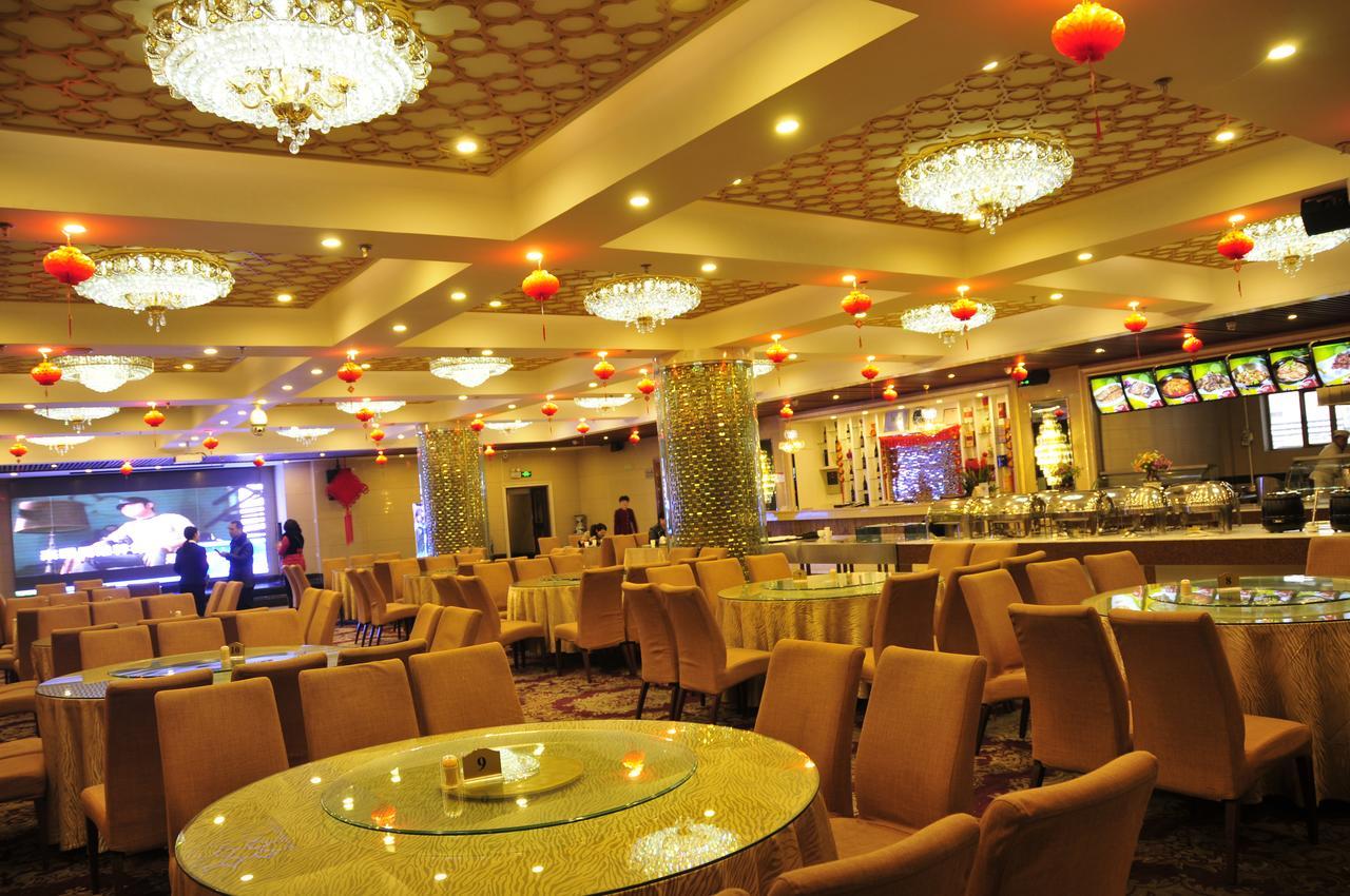 Urumqi Jingu Hotel Buitenkant foto